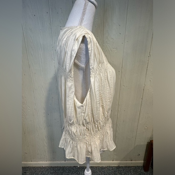 H&M Smocked Cream Sleeveless Top, Size L - Picture 7 of 12